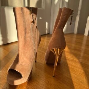 BCBG Maxazria shoes size 6 wore a couple of times.